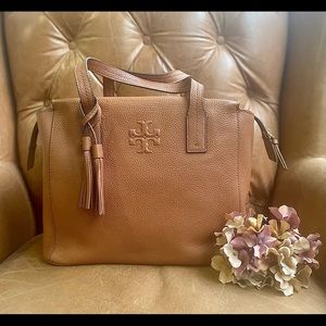 Tiny Tan Tote 👜 by Tory Burch ✨